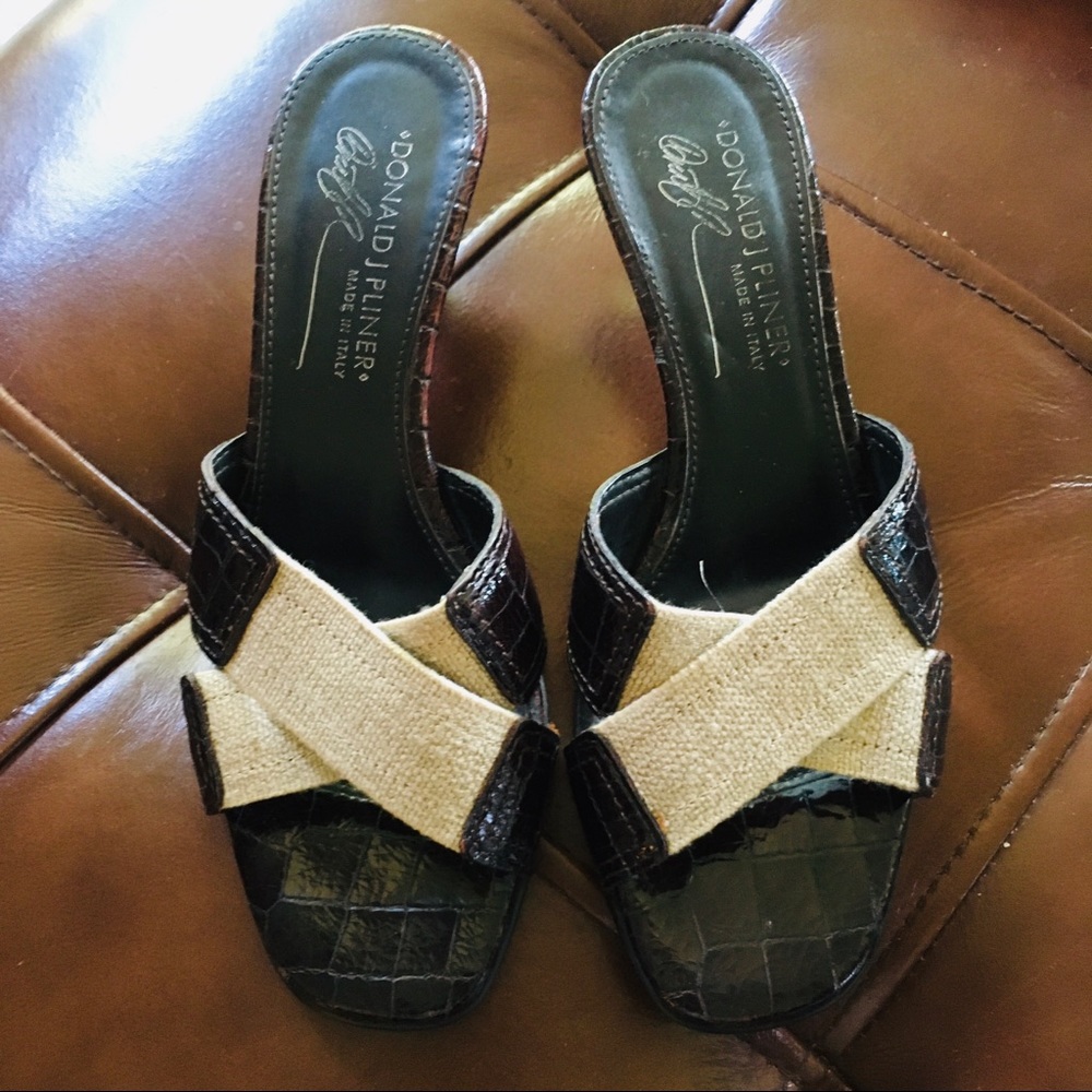 Donald J. Pliner slip-on sandal
